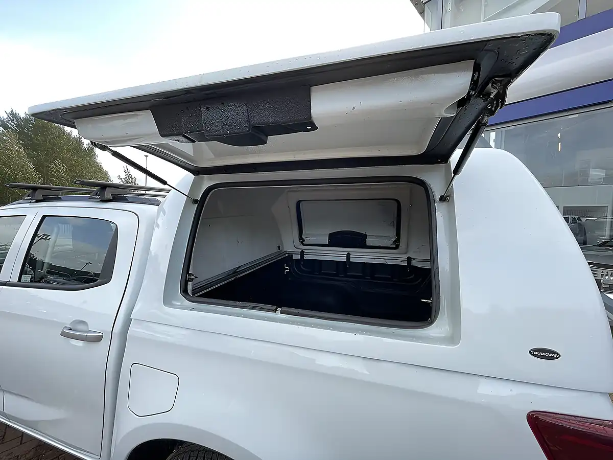 Used 2024 Isuzu D-Max DL20 White - Interior and Exterior details 10