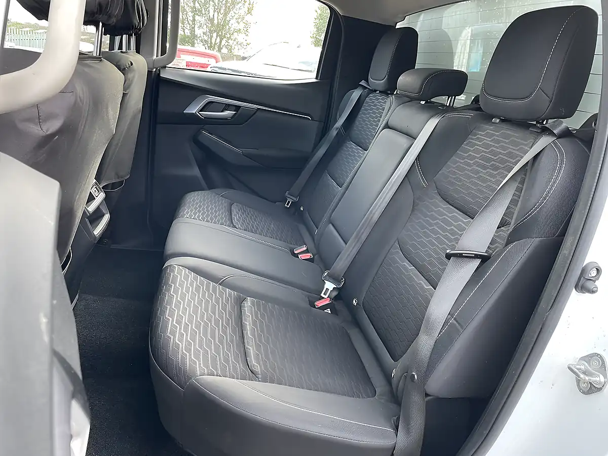 Used 2024 Isuzu D-Max DL20 White - Interior and Exterior details 12