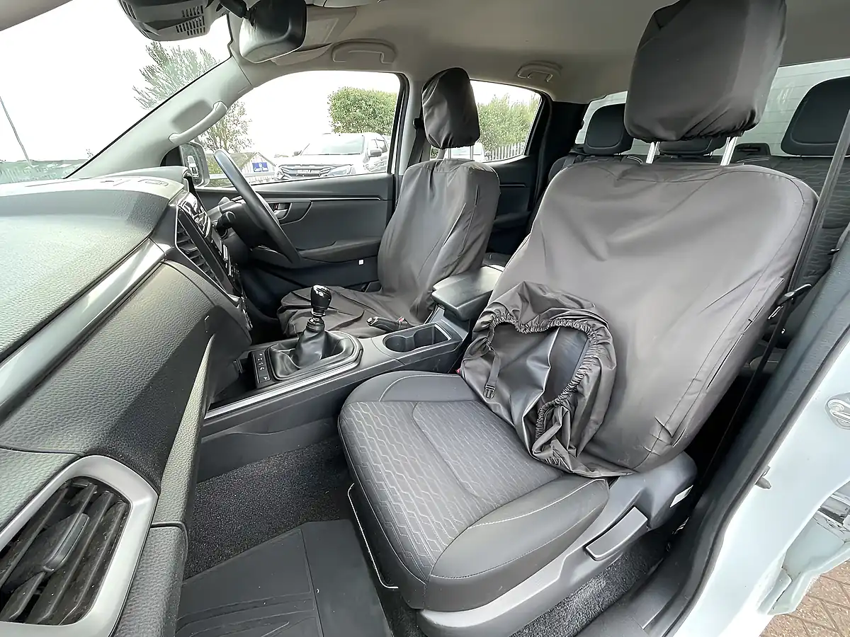 Used 2024 Isuzu D-Max DL20 White - Interior and Exterior details 14