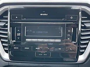 Used 2024 Isuzu D-Max DL20 White - Interior and Exterior details 19