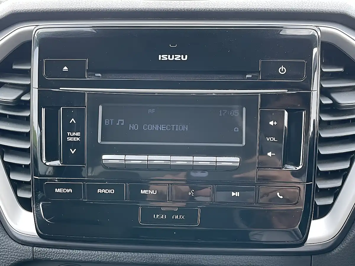 Used 2024 Isuzu D-Max DL20 White - Interior and Exterior details 19