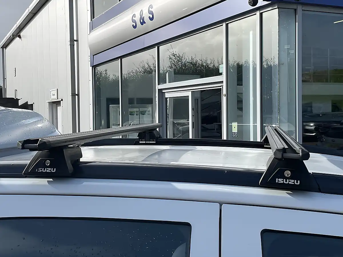 Used 2024 Isuzu D-Max DL20 White - Interior and Exterior details 4
