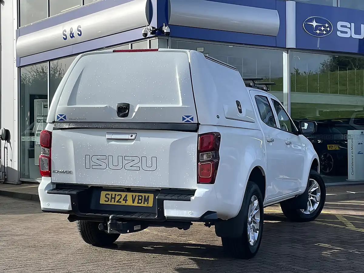 Used 2024 Isuzu D-Max DL20 White - Interior and Exterior details 5