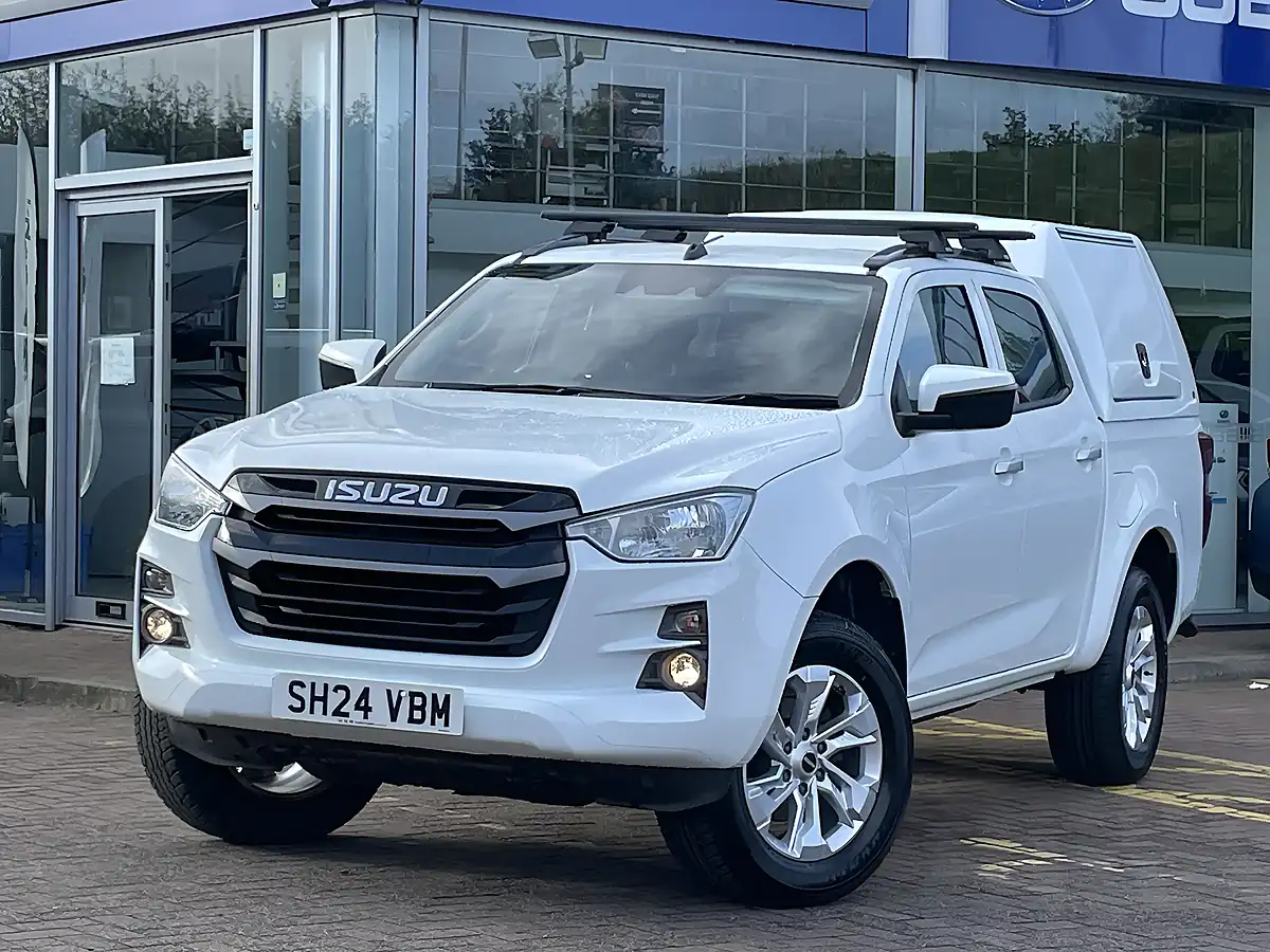 Used 2024 Isuzu D-Max DL20 White - Interior and Exterior details 9