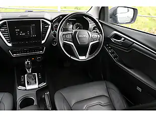 Used 2024 Isuzu D-Max DL40 Mercury Silver - Interior and Exterior details 12