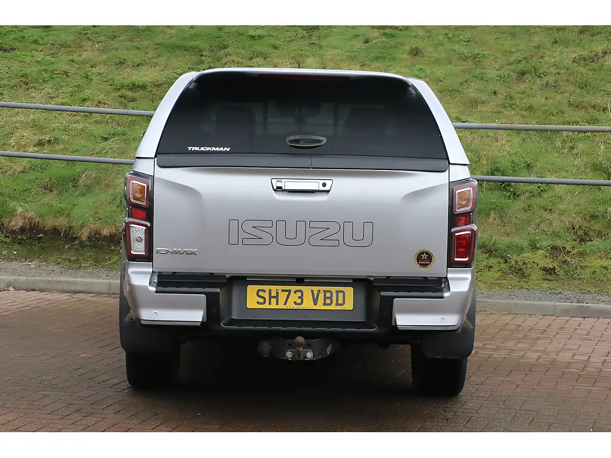 Used 2024 Isuzu D-Max DL40 Mercury Silver - Interior and Exterior details 4