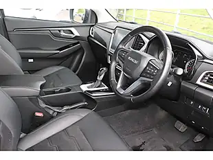 Used 2024 Isuzu D-Max DL40 Mercury Silver - Interior and Exterior details 6