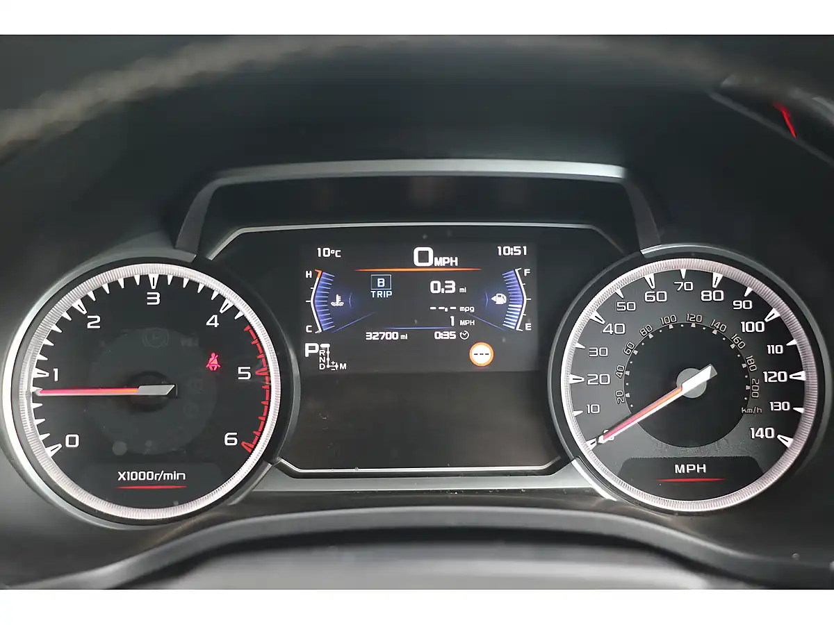 Used 2024 Isuzu D-Max DL40 Mercury Silver - Interior and Exterior details 7