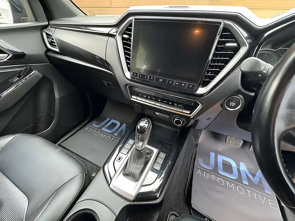 Used 2024 Isuzu D-Max V-Cross Red - Interior and Exterior details 16
