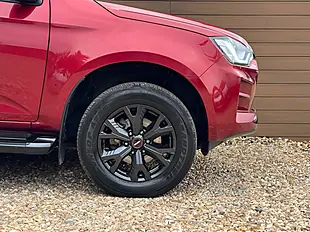 Used 2024 Isuzu D-Max V-Cross Red - Interior and Exterior details 9