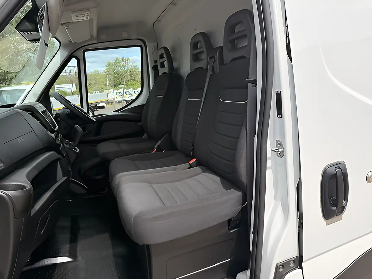 Used 2024 Iveco Daily 35-140 Business Edition White - Interior and Exterior details 13