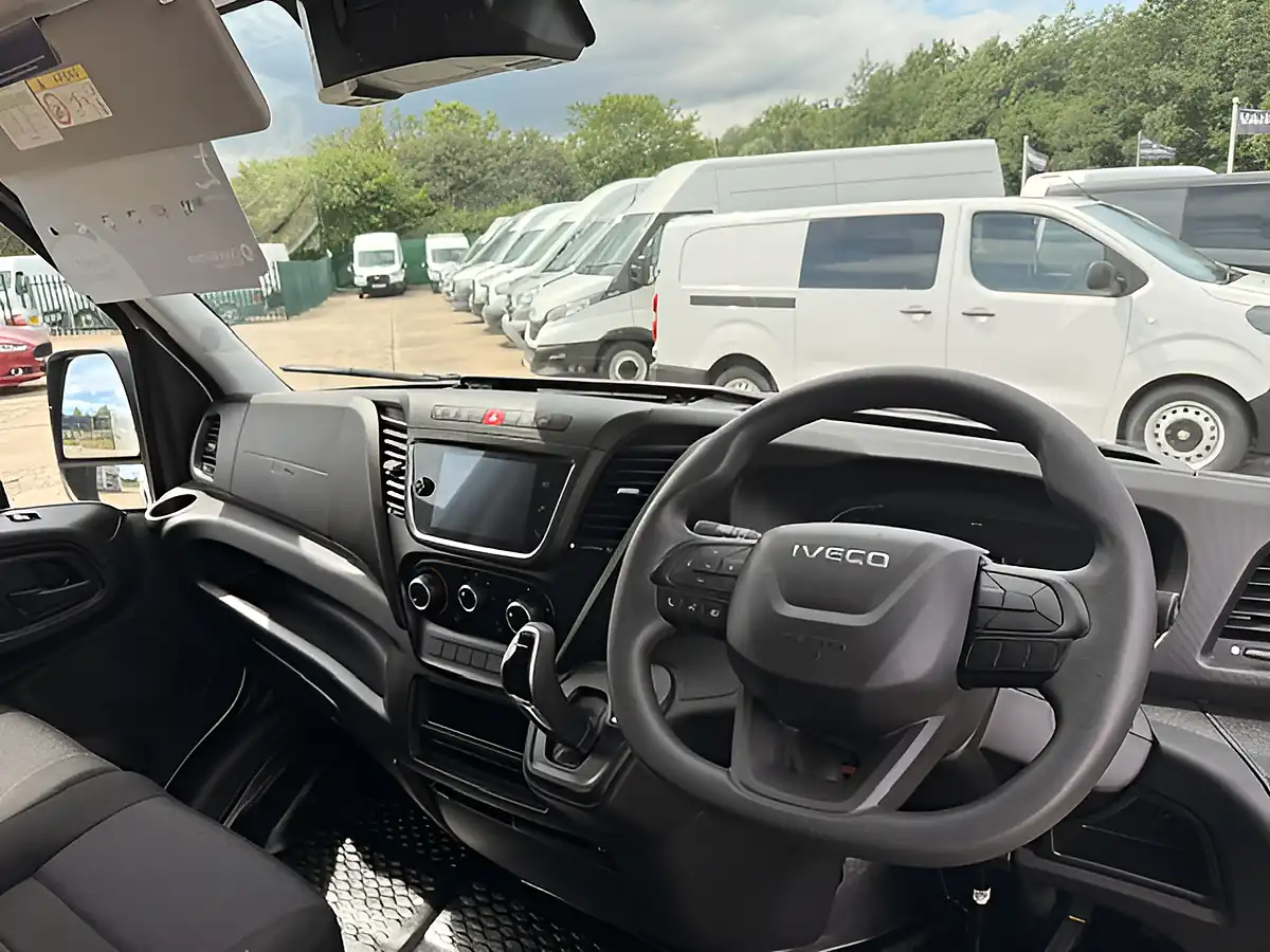 Used 2024 Iveco Daily 35-140 Business Edition White - Interior and Exterior details 17