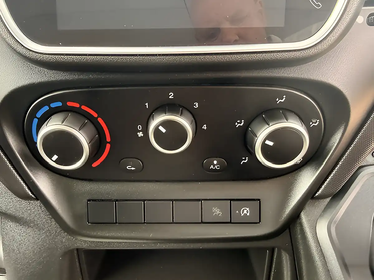Used 2024 Iveco Daily 35-140 Business Edition White - Interior and Exterior details 19