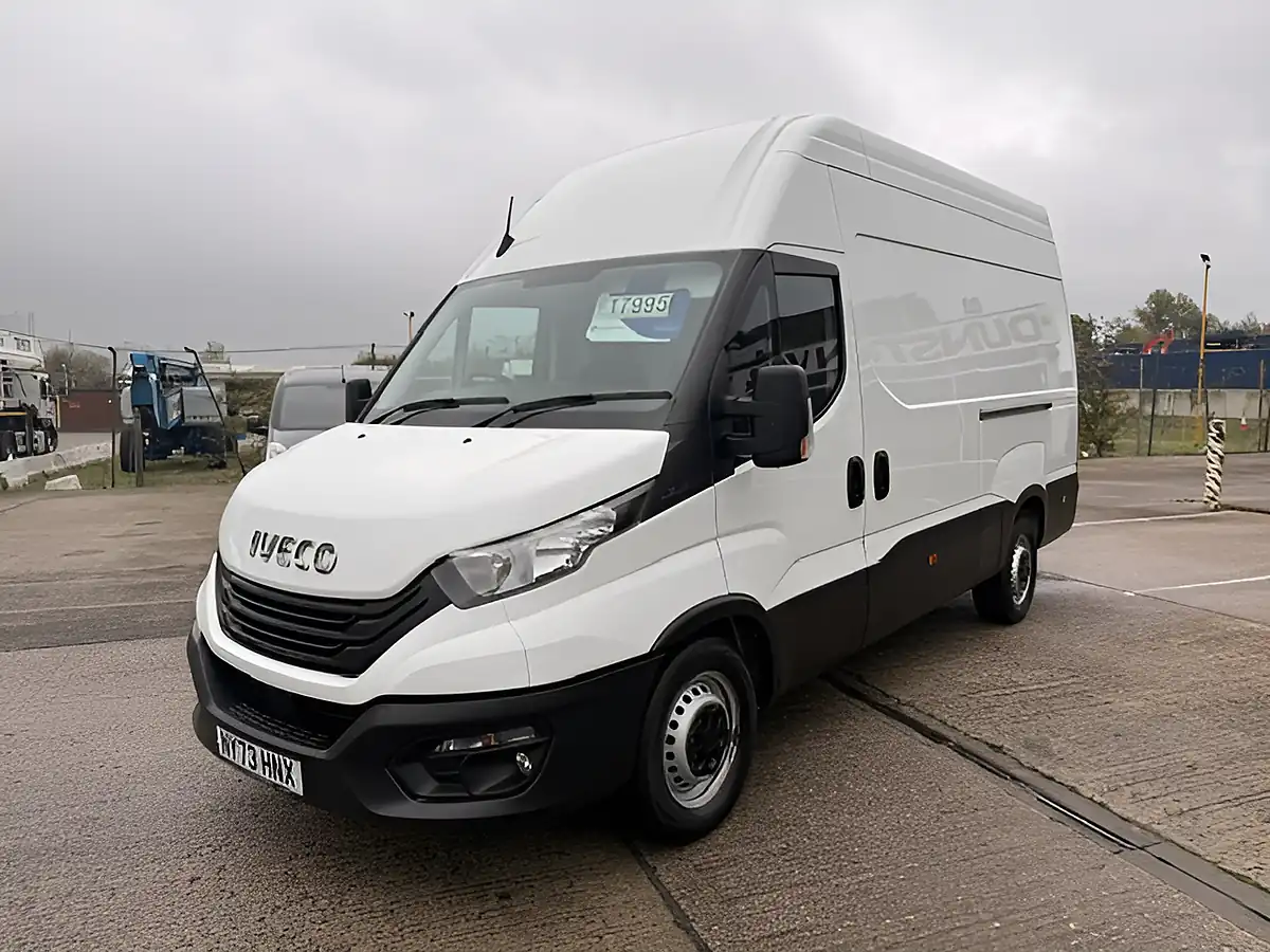 Used 2024 Iveco Daily 35-S-14 Business Mwb Extra High Roof White - Interior and Exterior details 11