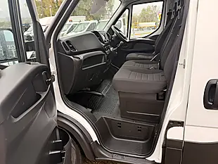 Used 2024 Iveco Daily 35-S-14 Business Mwb Extra High Roof White - Interior and Exterior details 14