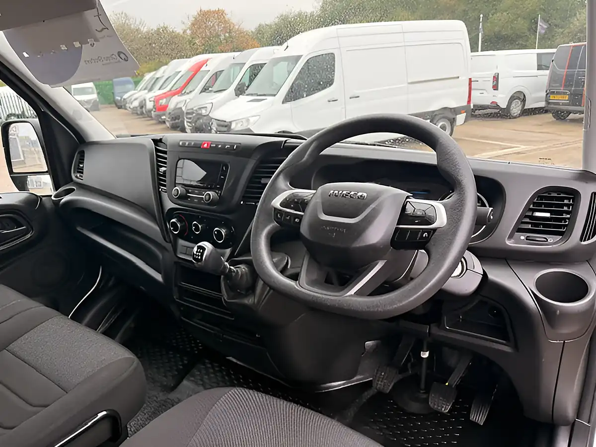 Used 2024 Iveco Daily 35-S-14 Business Mwb Extra High Roof White - Interior and Exterior details 16