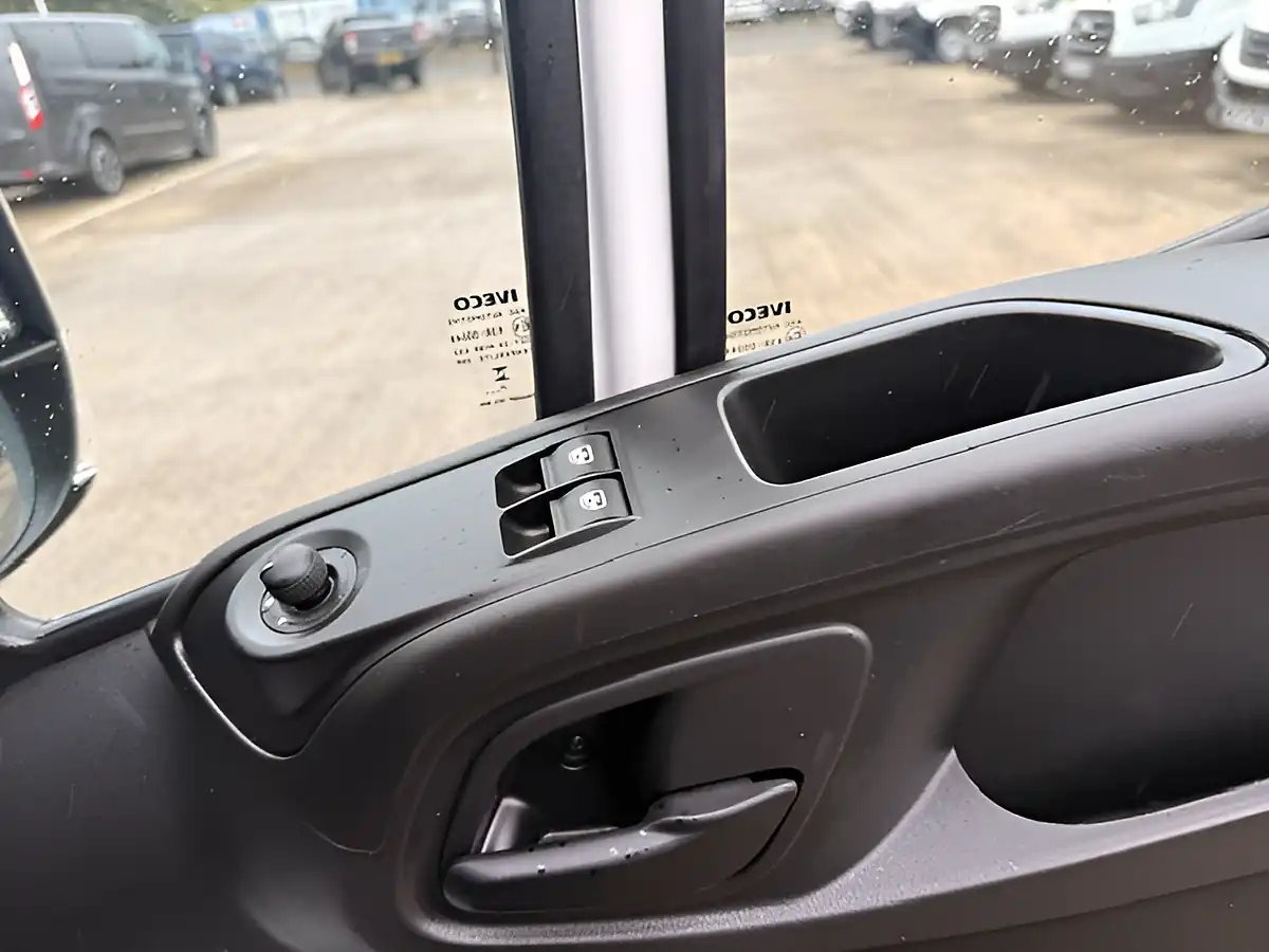 Used 2024 Iveco Daily 35-S-14 Business Mwb Extra High Roof White - Interior and Exterior details 17