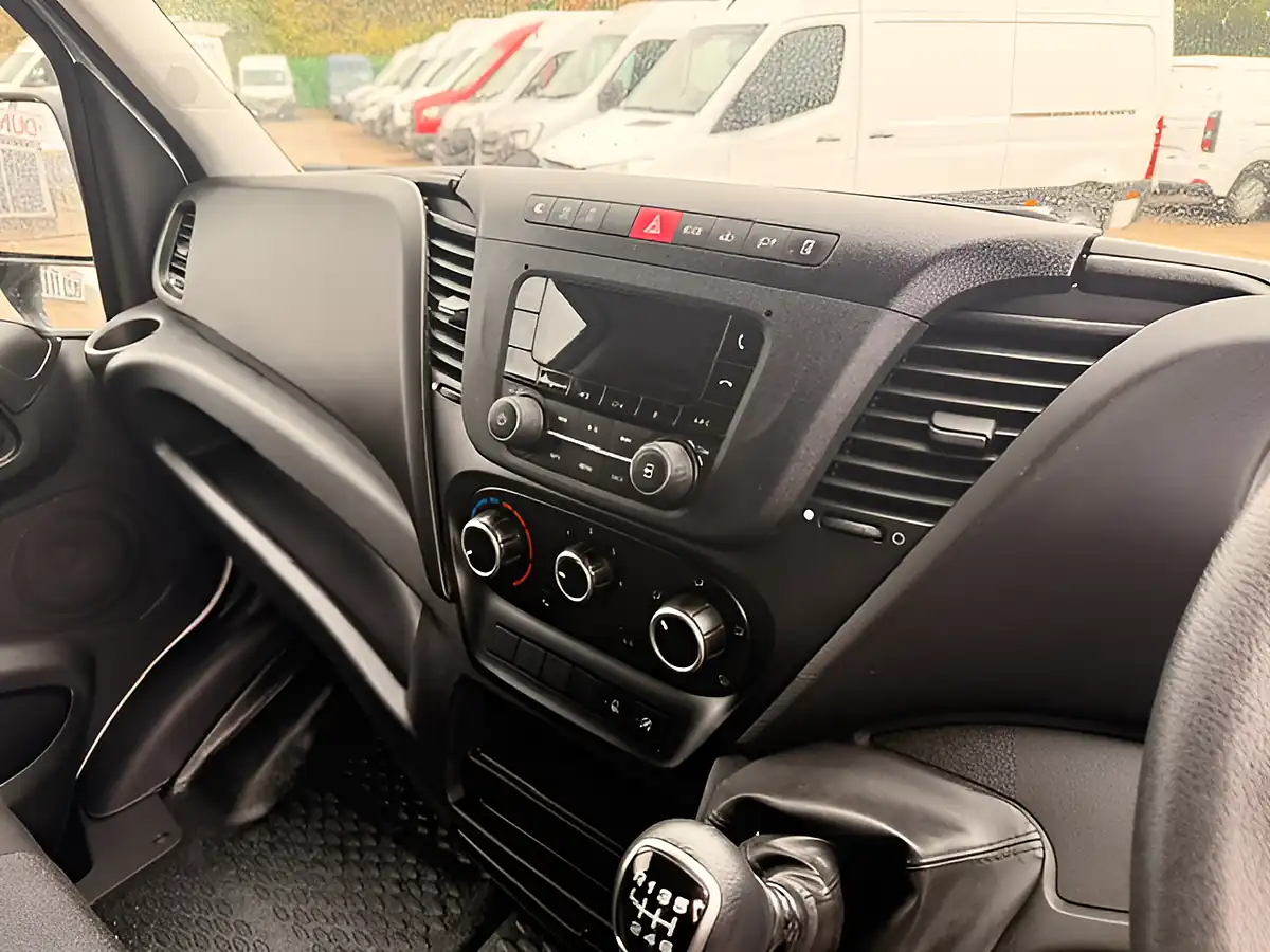 Used 2024 Iveco Daily 35-S-14 Business Mwb Extra High Roof White - Interior and Exterior details 18