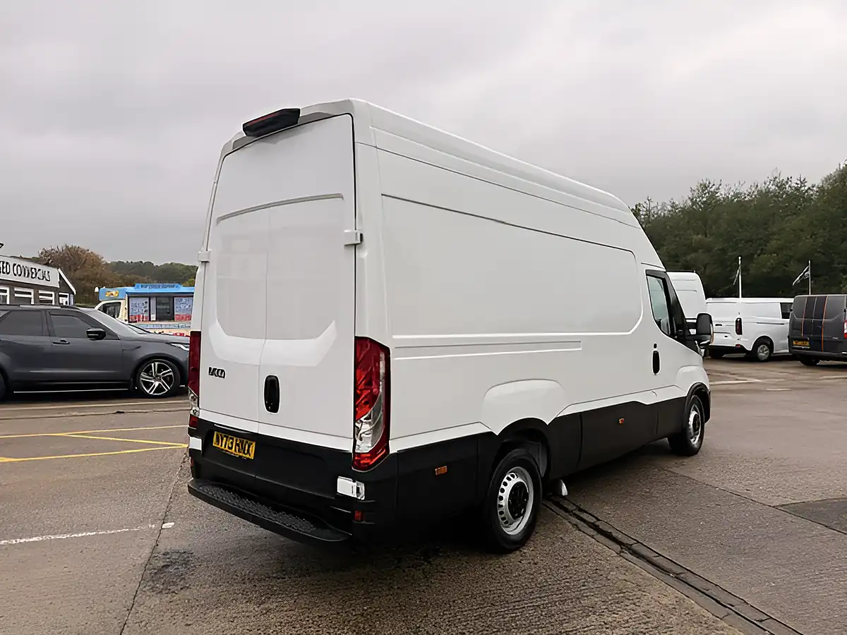 Used 2024 Iveco Daily 35-S-14 Business Mwb Extra High Roof White - Interior and Exterior details 3