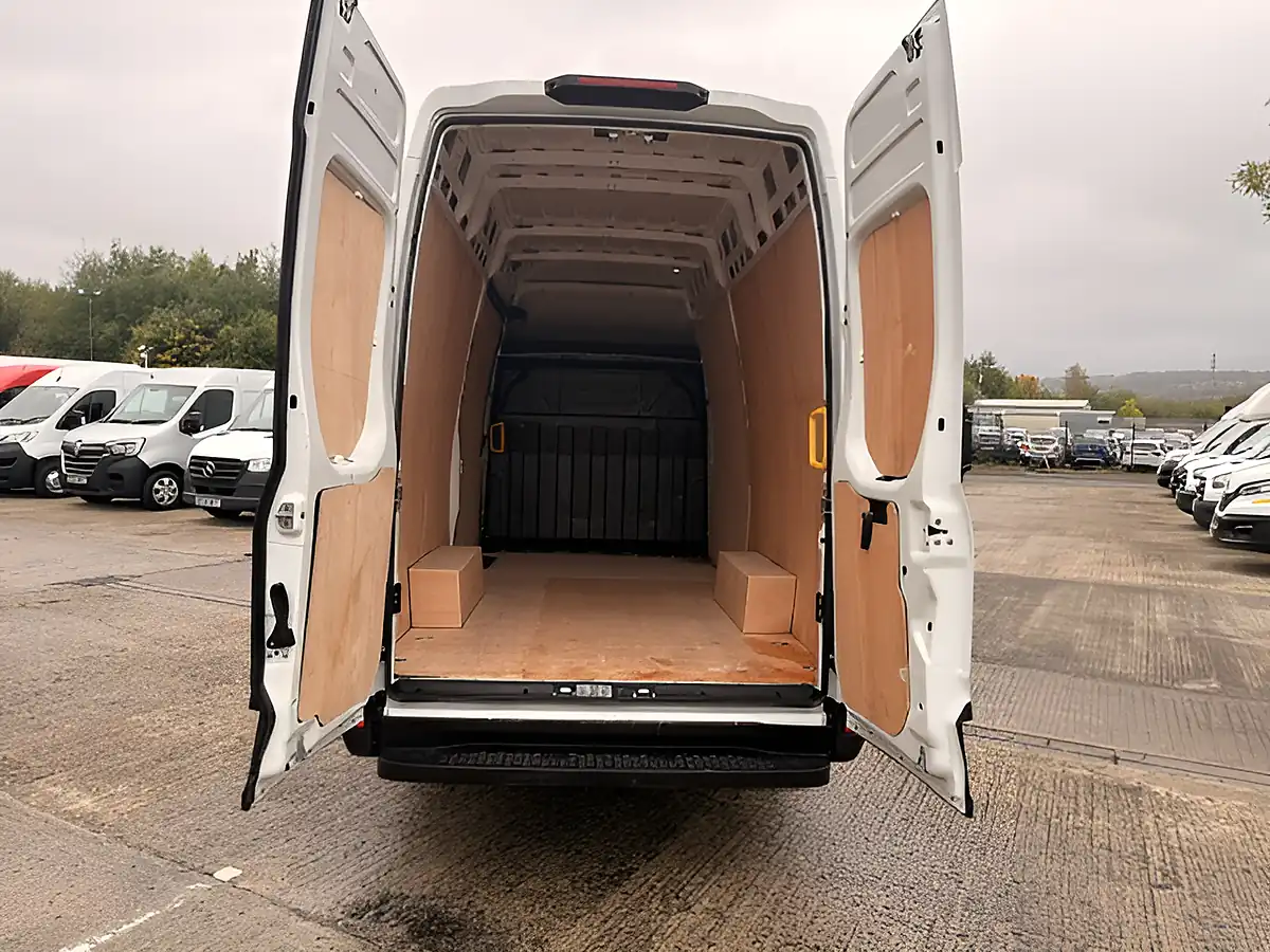 Used 2024 Iveco Daily 35-S-14 Business Mwb Extra High Roof White - Interior and Exterior details 5
