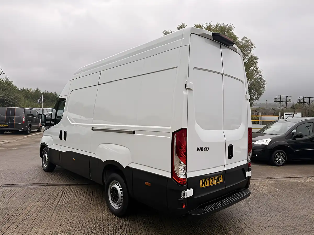 Used 2024 Iveco Daily 35-S-14 Business Mwb Extra High Roof White - Interior and Exterior details 7