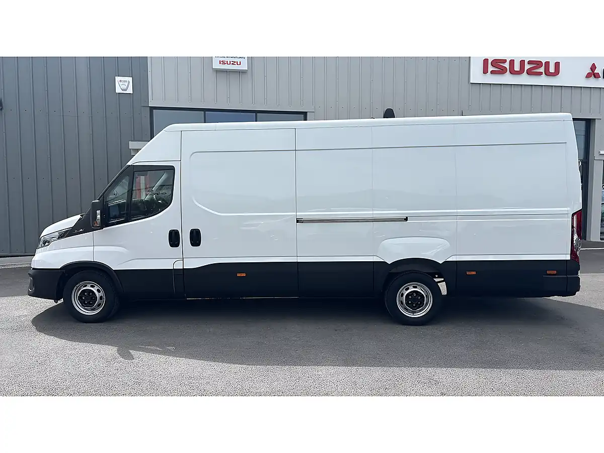 Used 2024 Iveco Daily 35S14 Extra Long Wheel Base White - Interior and Exterior details 7