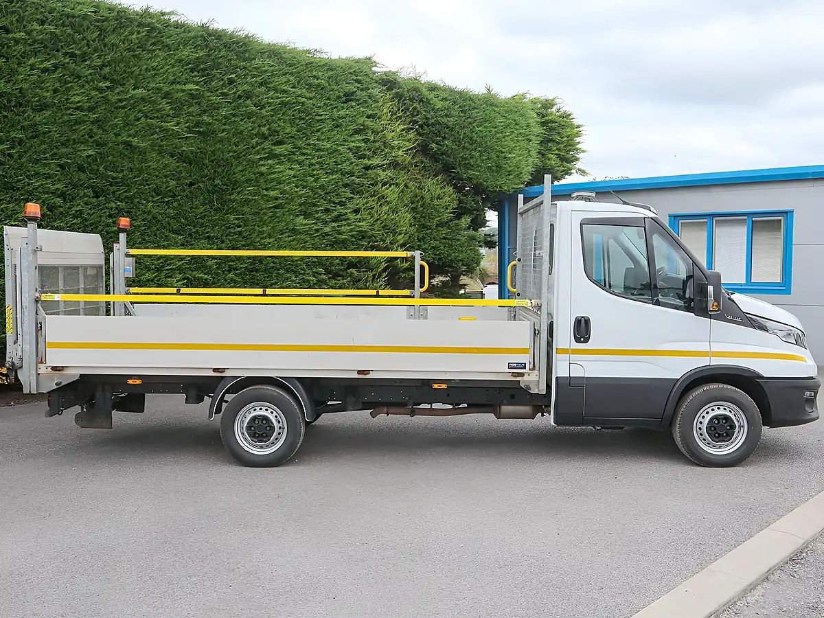 Used 2024 Iveco Daily Business White - Interior and Exterior details 5
