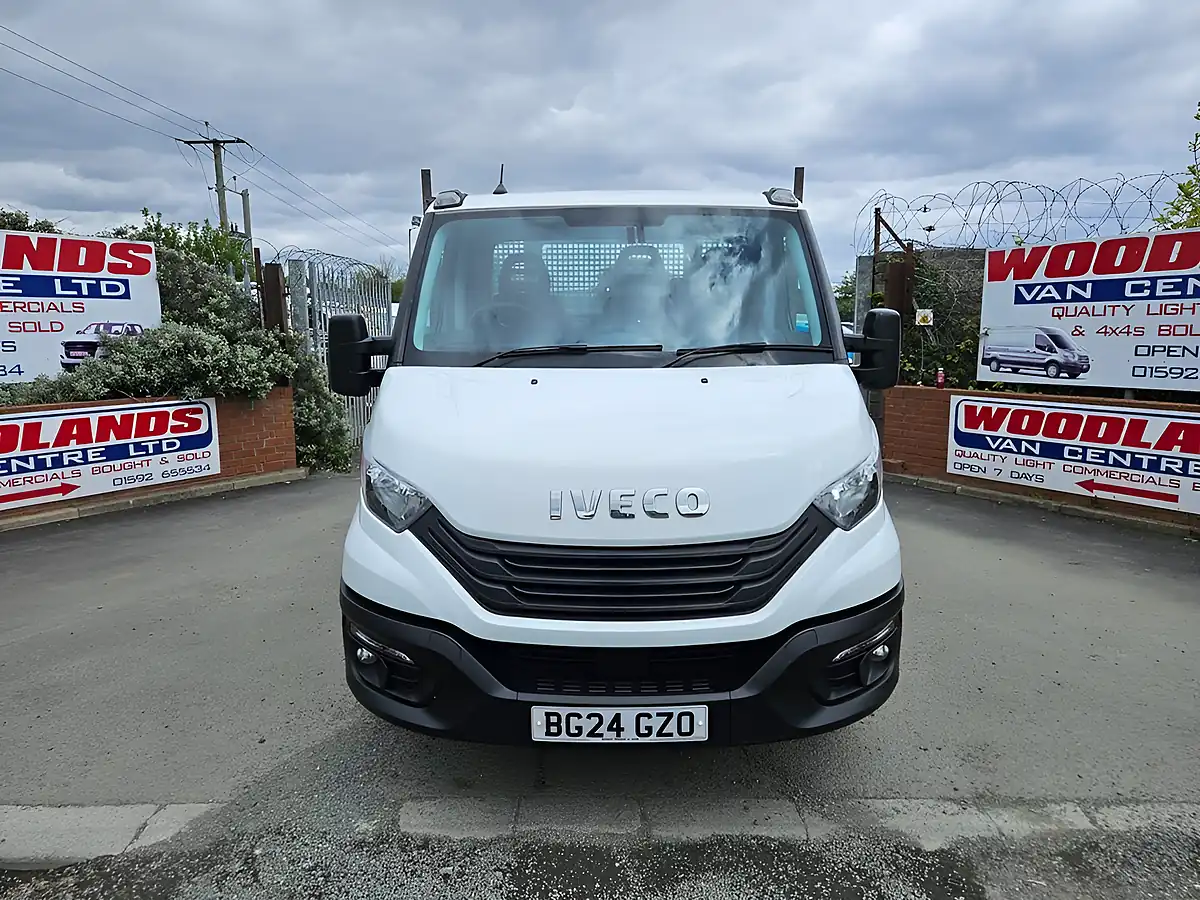 Used 2024 Iveco Daily Xlwb Dropside Pickup White - Interior and Exterior details 3