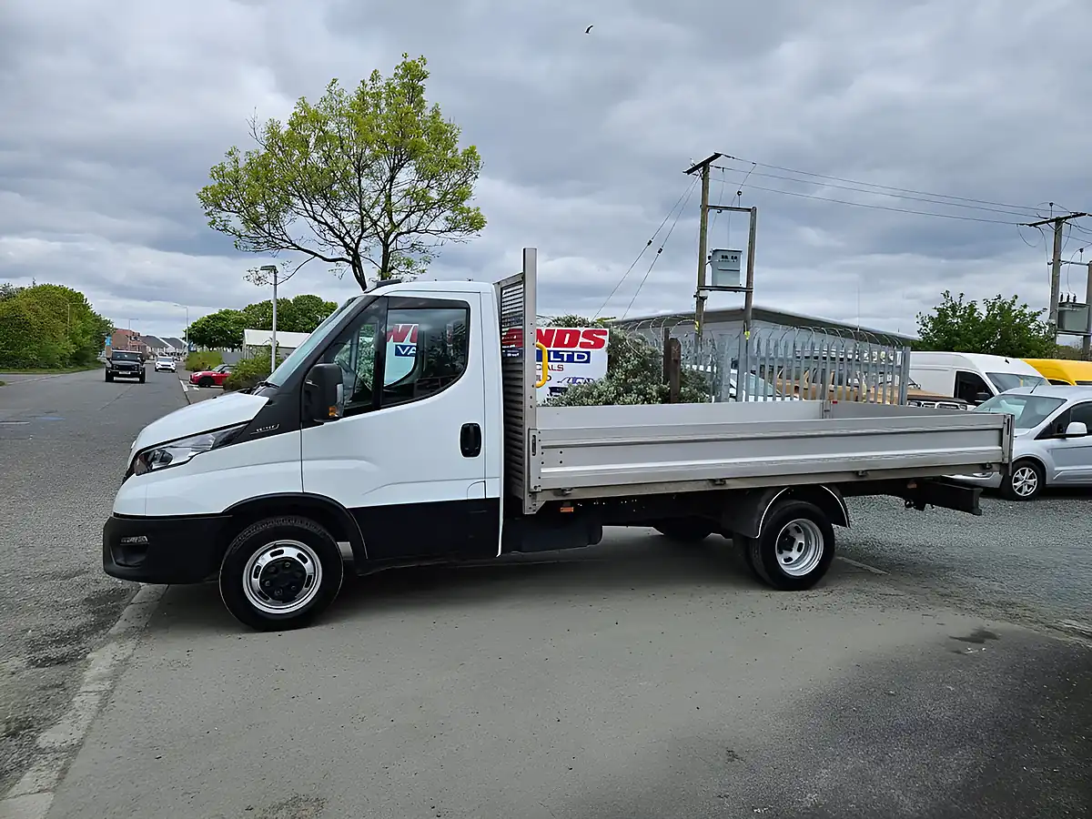 Used 2024 Iveco Daily Xlwb Dropside Pickup White - Interior and Exterior details 5