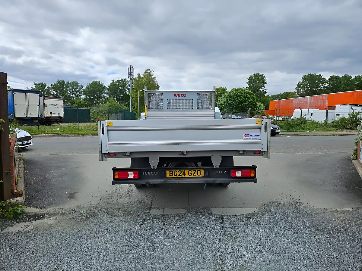 Used 2024 Iveco Daily Xlwb Dropside Pickup White - Interior and Exterior details 7