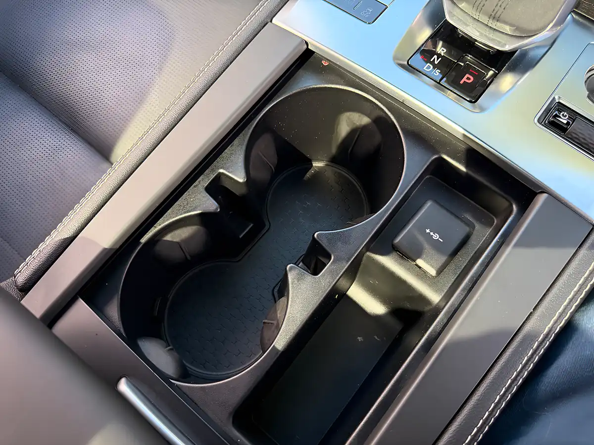 Used 2024 Jaguar F-Pace R-Dynamic Hse Black 90th Anniversary Edition Carpathian Grey - Interior and Exterior details 18