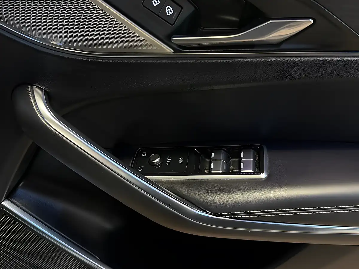 Used 2024 Jaguar F-Pace R-Dynamic Hse Grey - Interior and Exterior details 3