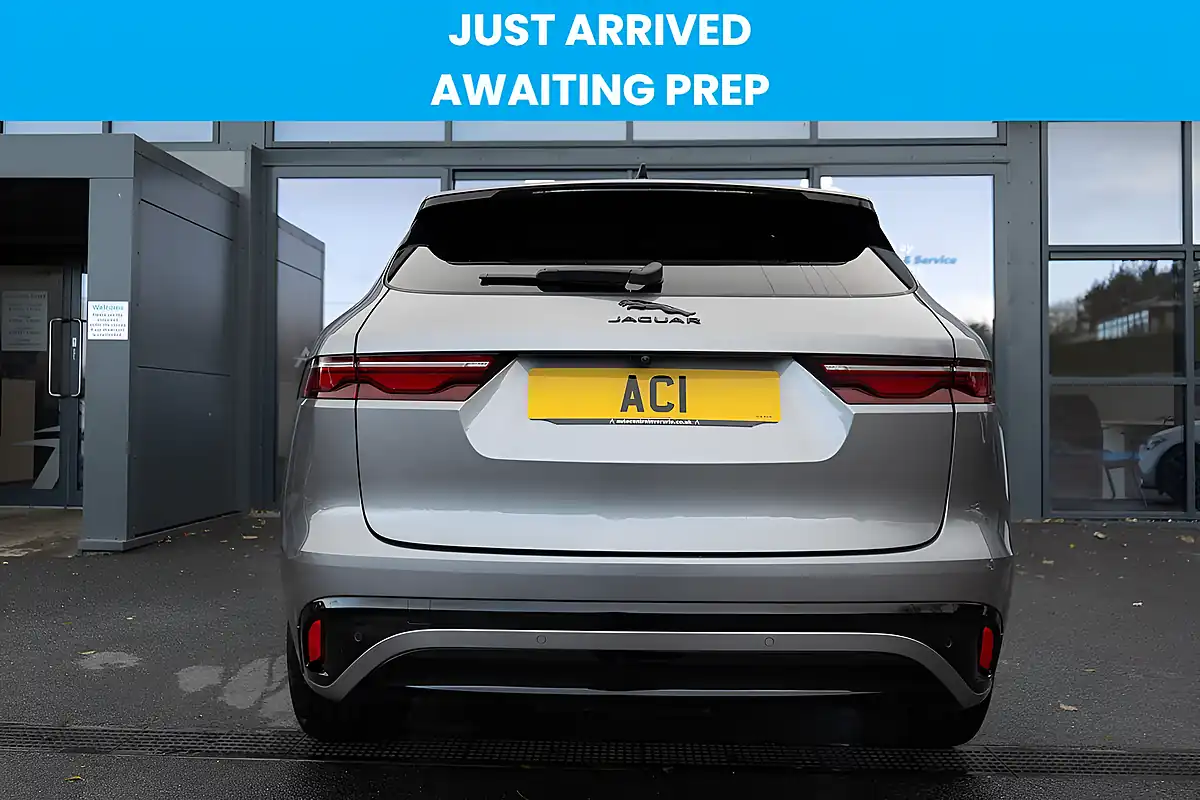 Used 2024 Jaguar F-Pace R-Dynamic Se Black Eiger Grey - Interior and Exterior details 10