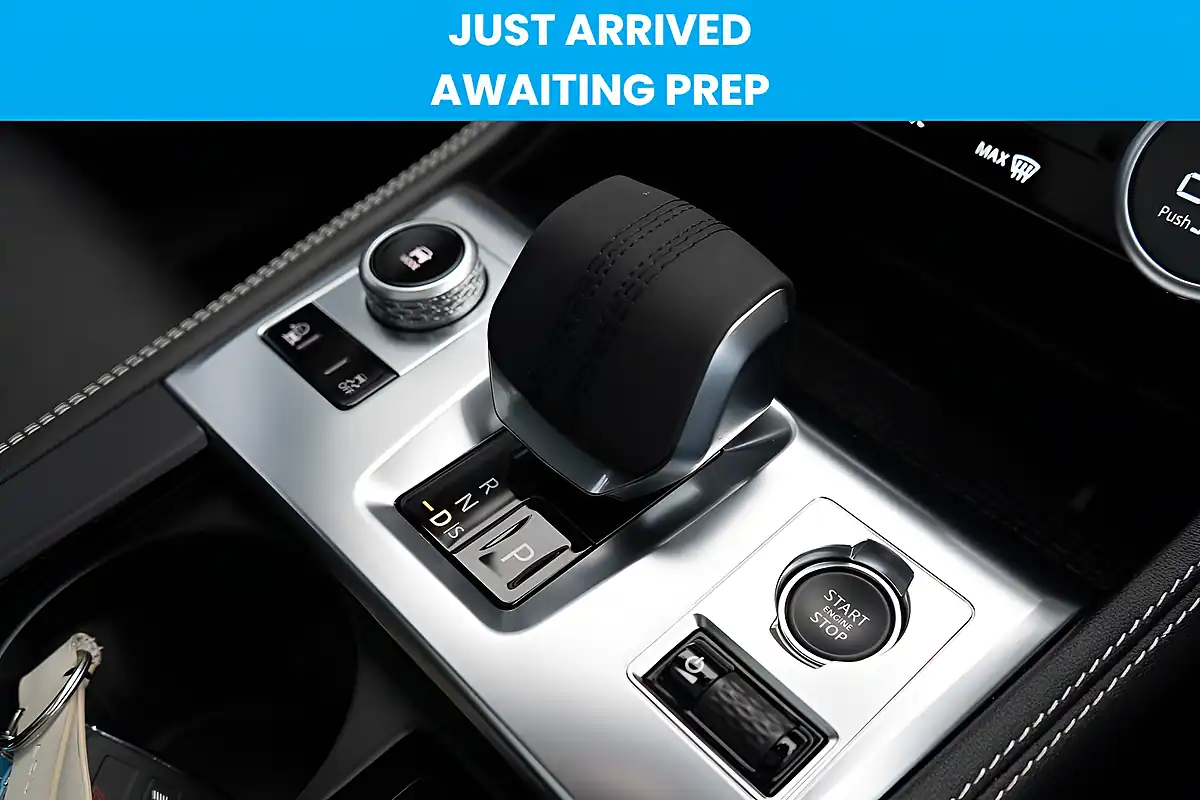 Used 2024 Jaguar F-Pace R-Dynamic Se Black Eiger Grey - Interior and Exterior details 4