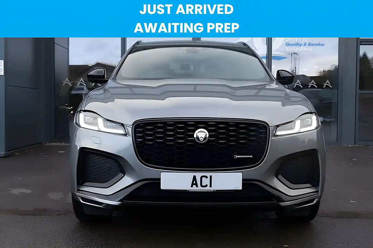 Used 2024 Jaguar F-Pace R-Dynamic Se Black Eiger Grey - Interior and Exterior details 5