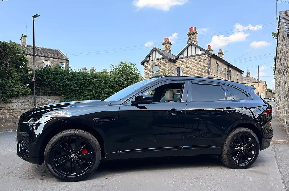 Used 2024 Jaguar F-Pace R-Dynamic Se Black Santorini Black - Interior and Exterior details 8