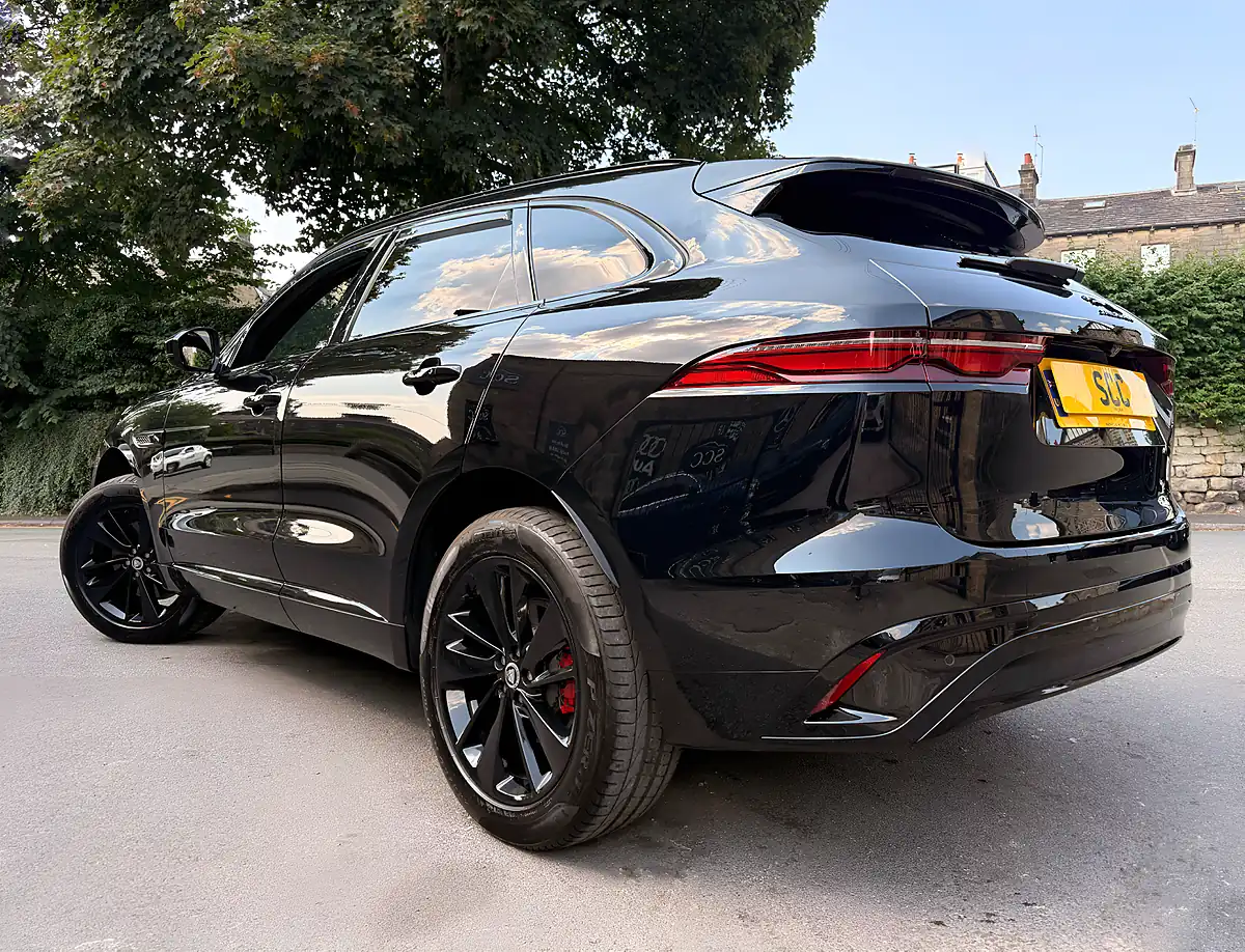 Used 2024 Jaguar F-Pace R-Dynamic Se Black Santorini Black - Interior and Exterior details 9