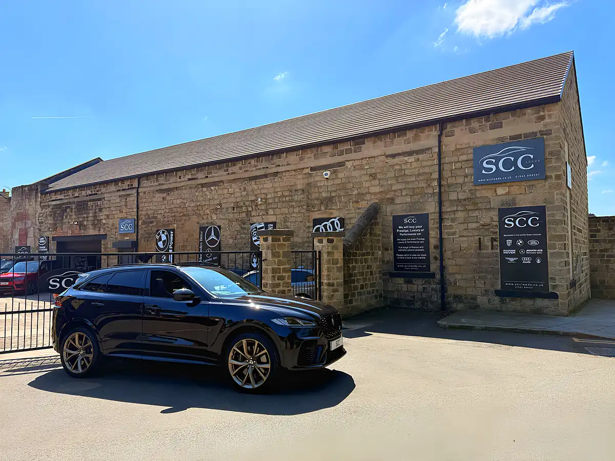 Used 2024 Jaguar F-Pace Svr 1988 Edition Midnight Amethyst - Interior and Exterior details 11