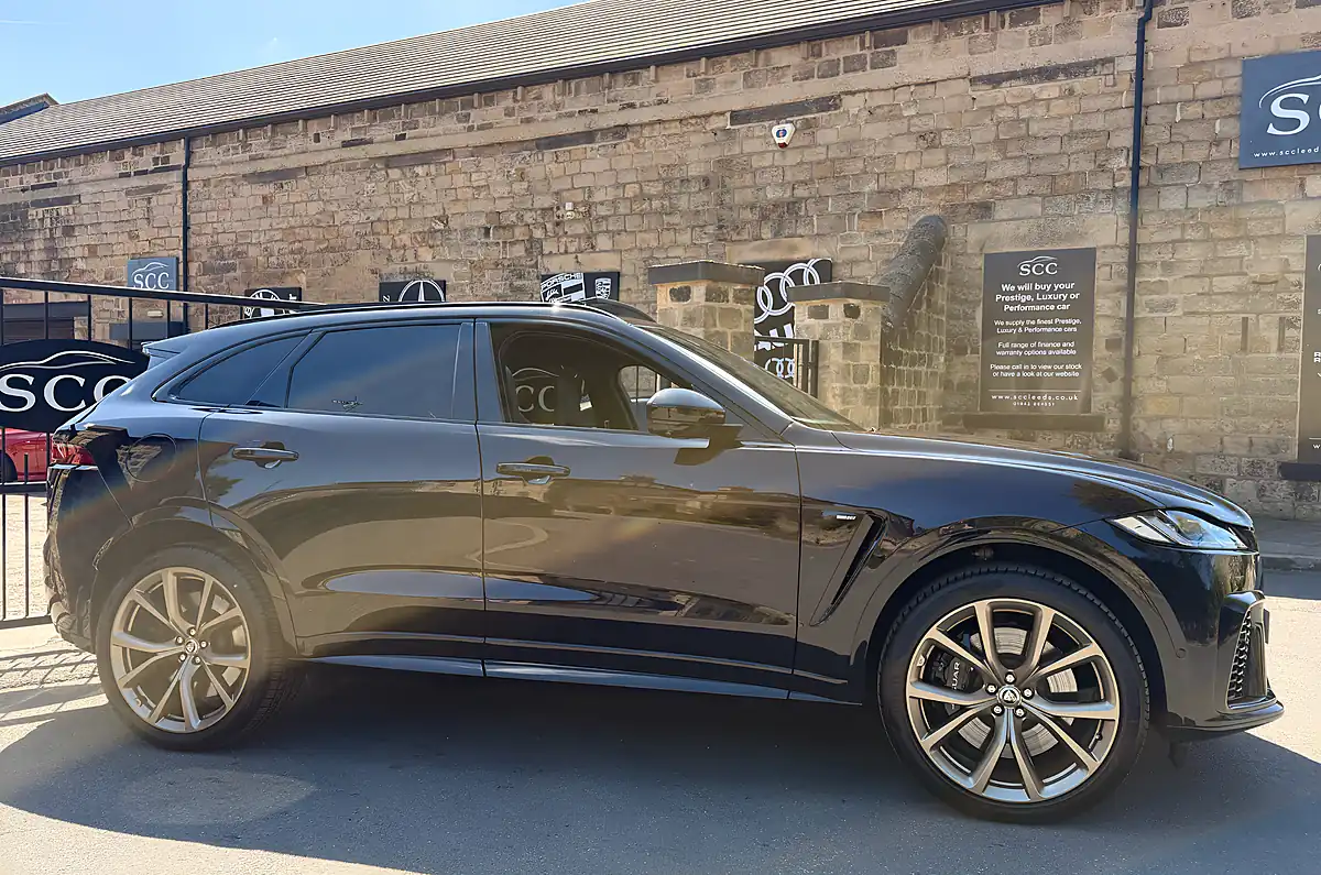 Used 2024 Jaguar F-Pace Svr 1988 Edition Midnight Amethyst - Interior and Exterior details 5