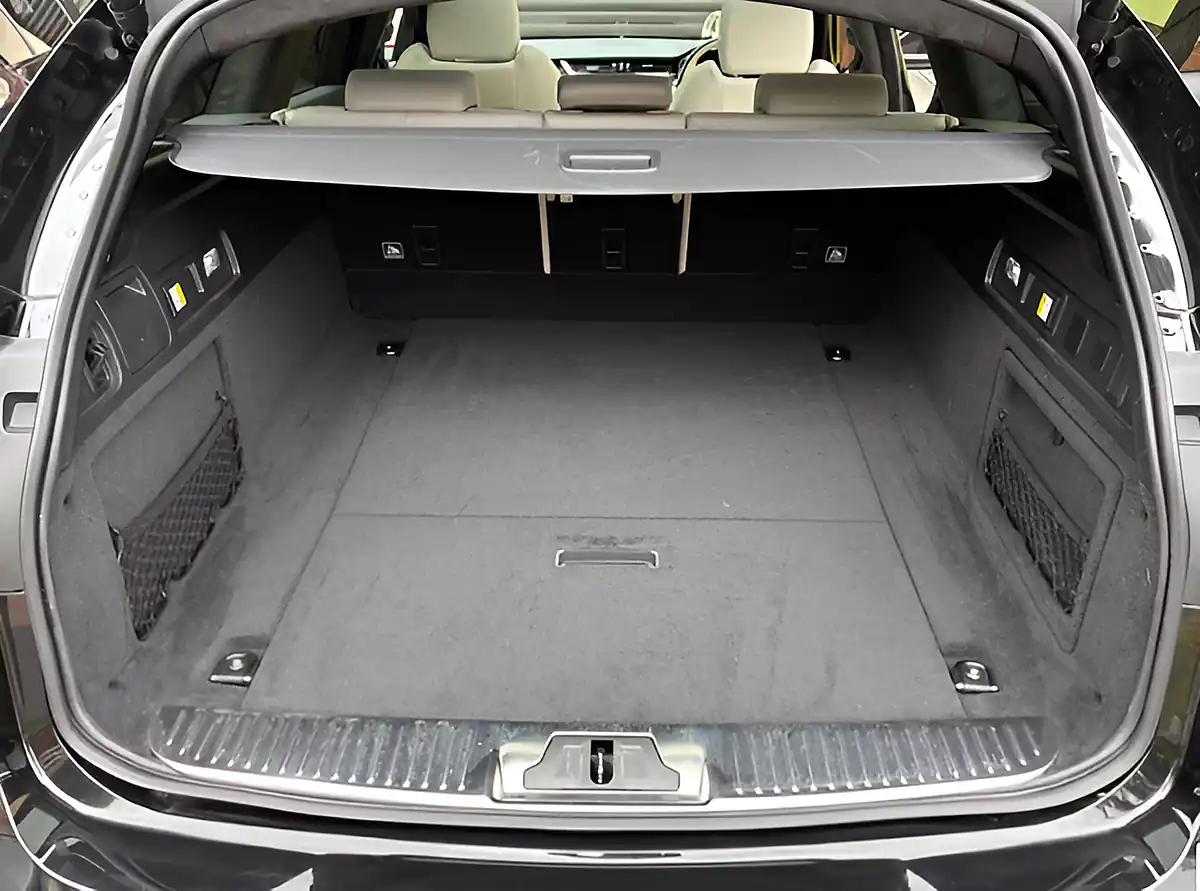 Used 2024 Jaguar Xf R-Dynamic Hse Black Sportbrake Santorini Black - Interior and Exterior details 11