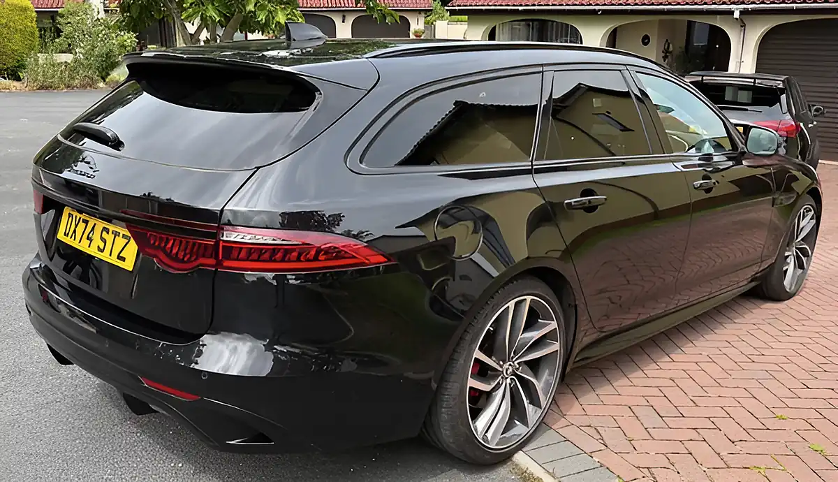 Used 2024 Jaguar Xf R-Dynamic Hse Black Sportbrake Santorini Black - Interior and Exterior details 4