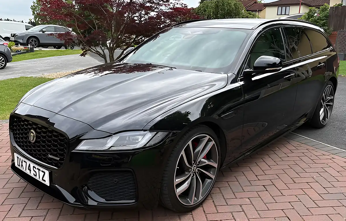 Used 2024 Jaguar Xf R-Dynamic Hse Black Sportbrake Santorini Black - Interior and Exterior details 5