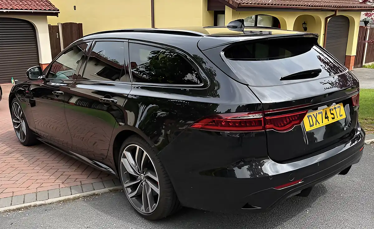 Used 2024 Jaguar Xf R-Dynamic Hse Black Sportbrake Santorini Black - Interior and Exterior details 6