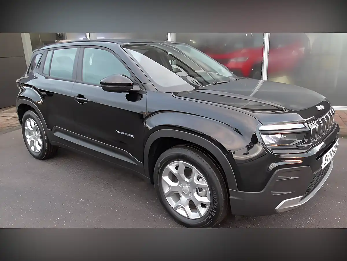 Used 2024 Jeep Avenger Altitude Black - Interior and Exterior details 5