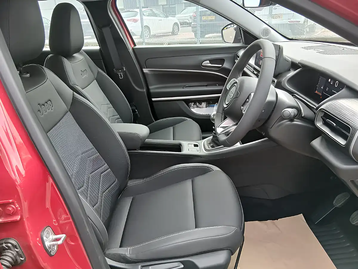 Used 2024 Jeep Avenger Altitude Red - Interior and Exterior details 15