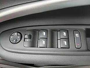 Used 2024 Jeep Avenger Altitude Red - Interior and Exterior details 18