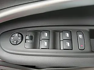 Used 2024 Jeep Avenger Altitude Red - Interior and Exterior details 18