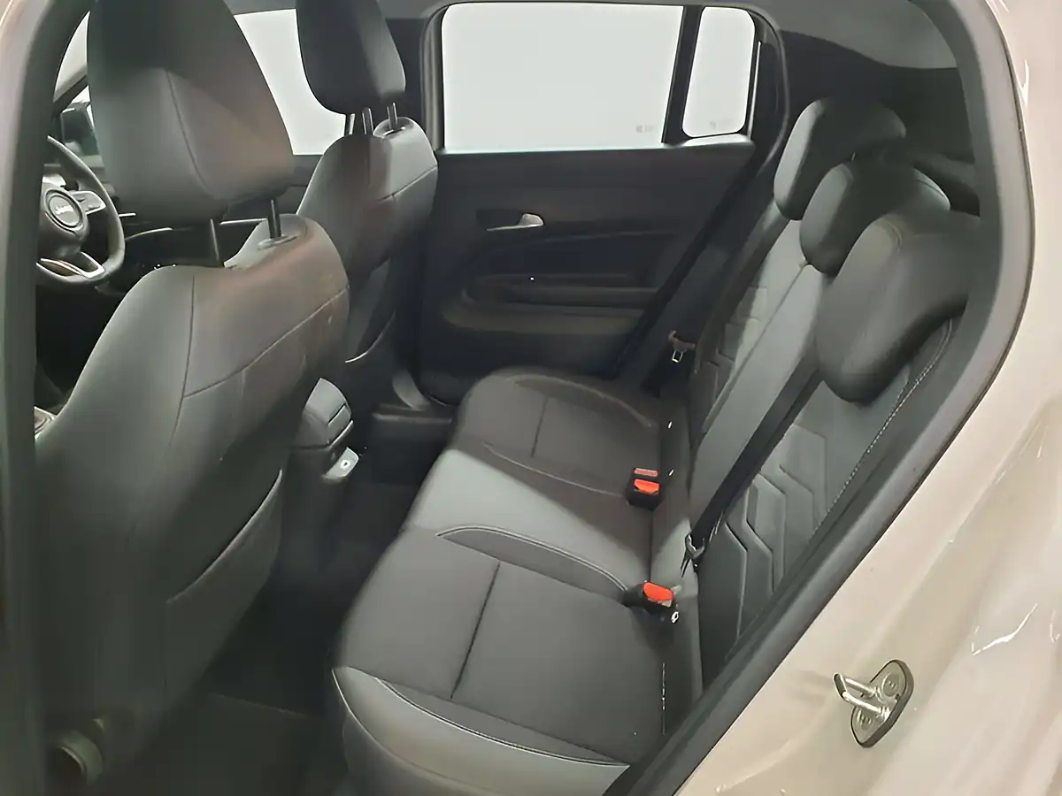 Used 2024 Jeep Avenger Altitude Snow - Interior and Exterior details 14