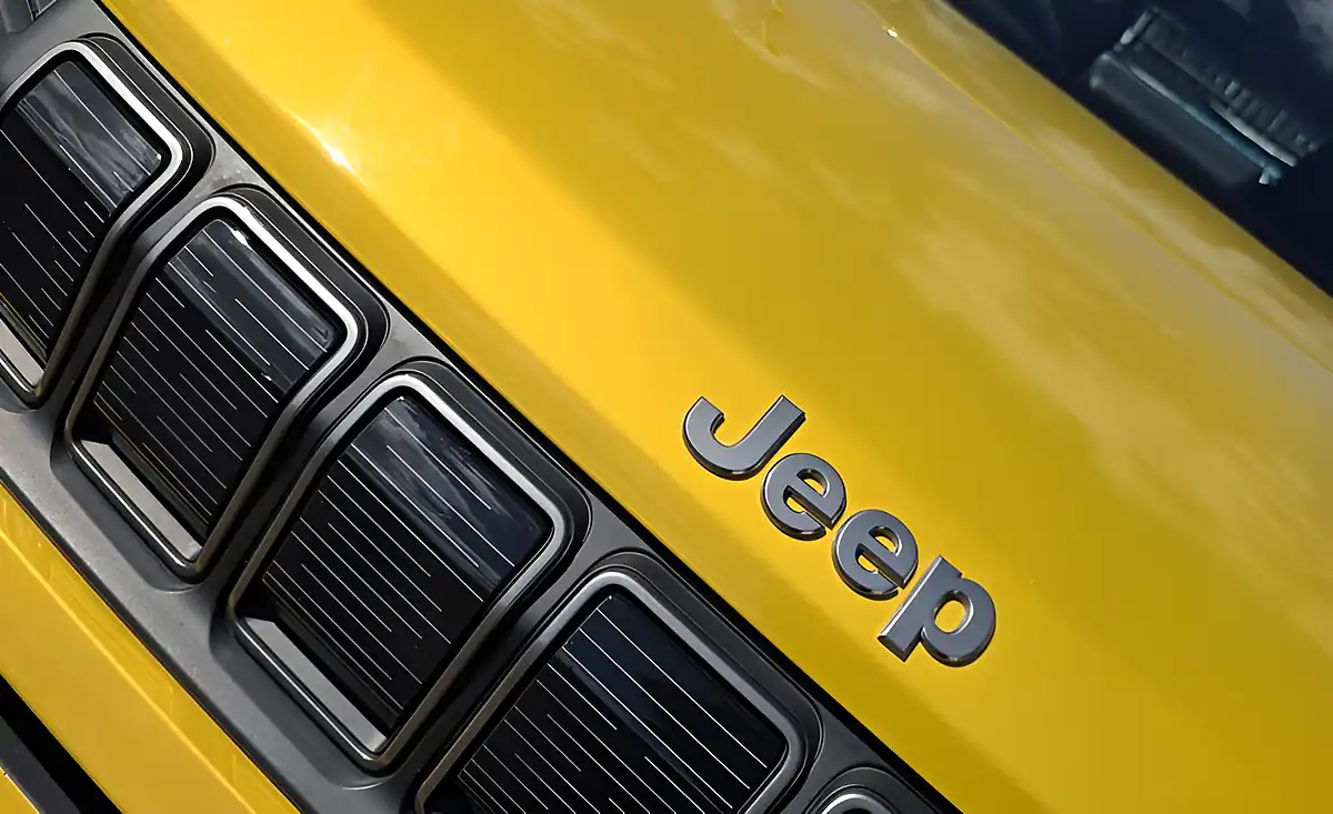 Used 2024 Jeep Avenger Longtitude Luxe Yellow - Interior and Exterior details 12