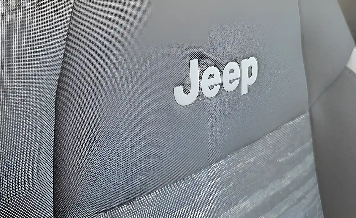 Used 2024 Jeep Avenger Longtitude Luxe Yellow - Interior and Exterior details 18